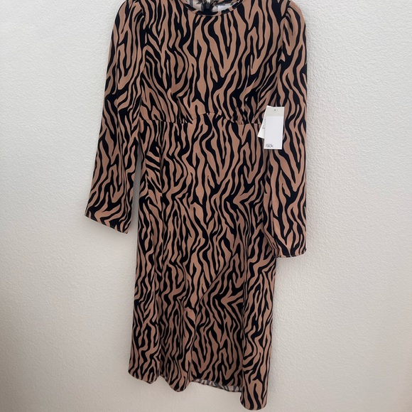 New Nordstrom Rack Stylish Zebra Print Long Sleeve Dress New Nordstrom Rack Stylish Zebra Print Long Sleeve Dress